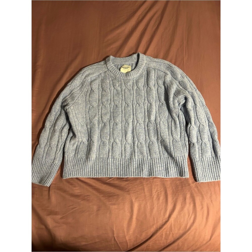 Abercrombie & Fitch Light Blue Cable Knit Crewneck Sweater Size M